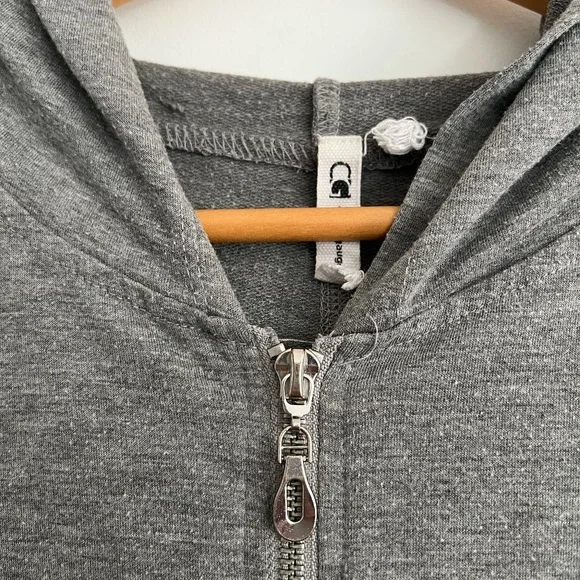 like new ! grey Cable & Gauge sweater / cardigan / pullover - Picture 3 of 6